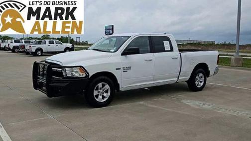 Bright White Clearcoat 2019 RAM 1500 SLT