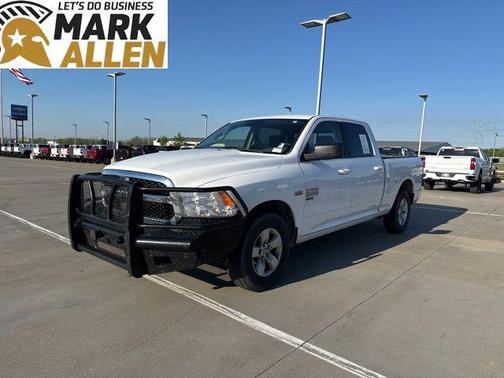 2019 RAM 1500 SLT