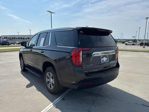 2023 GMC Yukon SLE