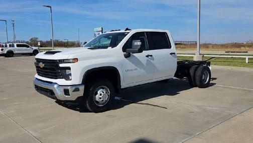 Summit White 2026 Chevrolet Silverado 3500 WT