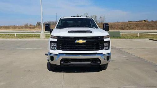 Summit White 2026 Chevrolet Silverado 3500 WT