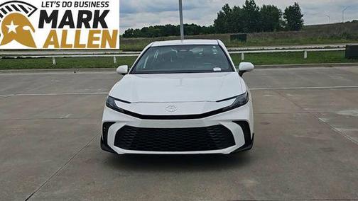 Ice Cap 2025 Toyota Camry SE