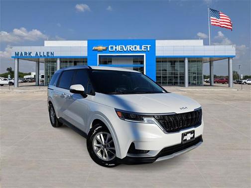 2024 Kia Carnival LX