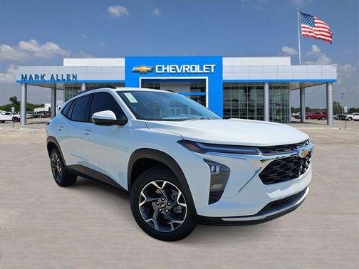 Summit White 2026 Chevrolet Trax LT