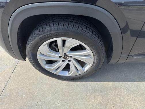 2021 Volkswagen Atlas 3.6L SE w/Technology