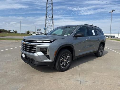2024 Chevrolet Traverse LT