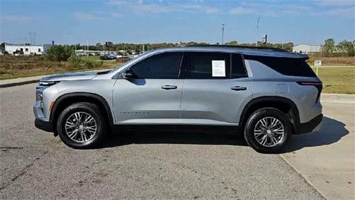 2024 Chevrolet Traverse LT