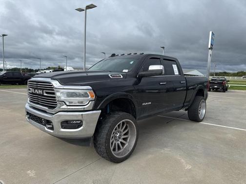 2022 RAM 2500 Laramie Crew Cab 4x4 6'4' Box