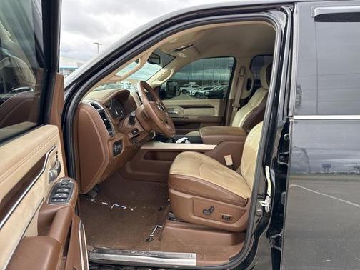 2022 RAM 2500 Laramie Crew Cab 4x4 6'4' Box