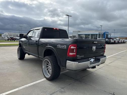 2022 RAM 2500 Laramie Crew Cab 4x4 6'4' Box