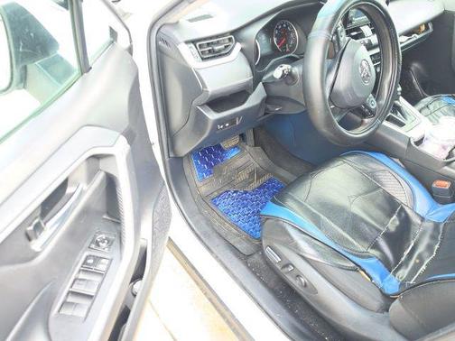 Super White 2021 Toyota RAV4 XLE