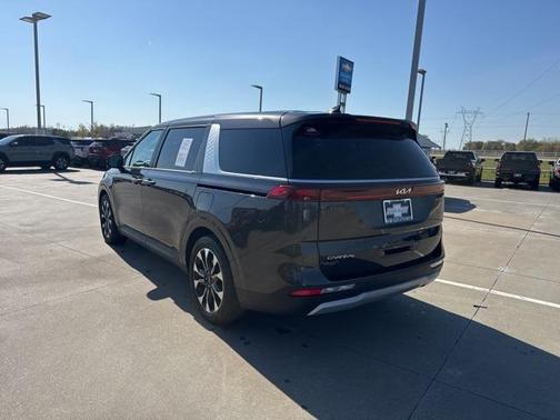 2024 Kia Carnival EX