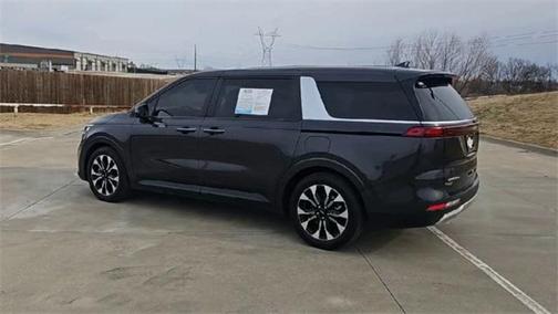 2024 Kia Carnival EX