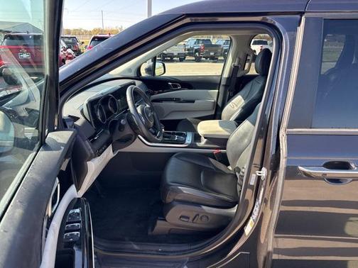 2024 Kia Carnival EX