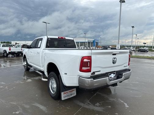 2022 RAM 3500 Big Horn Crew Cab 4x4 8' Box