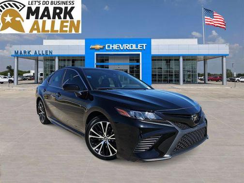 2020 Toyota Camry SE