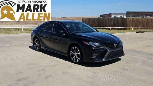 2020 Toyota Camry SE