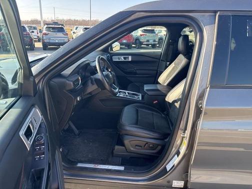 2022 Ford Explorer ST-Line