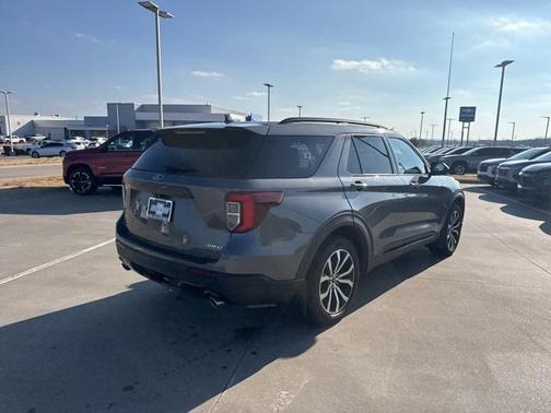 2022 Ford Explorer ST-Line