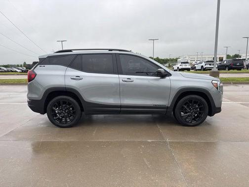 Sterling Metallic 2023 GMC Terrain SLE