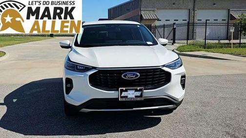 Star White Metallic Tri-Coat 2024 Ford Escape Platinum