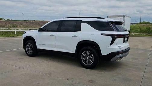 Summit White 2026 Chevrolet Traverse LT