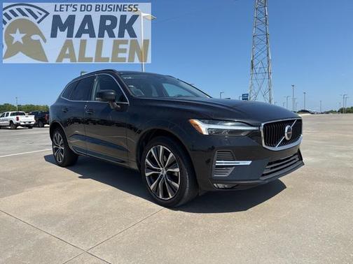2022 Volvo XC60 B5 Momentum