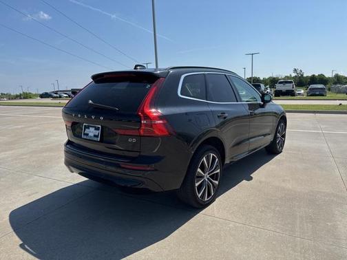 2022 Volvo XC60 B5 Momentum