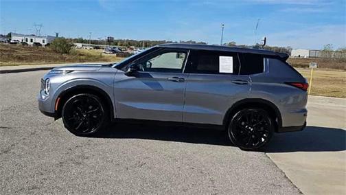 2023 Mitsubishi Outlander SE Black Edition 2WD