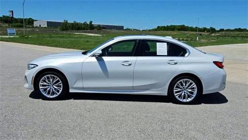 2024 BMW 330 i xDrive