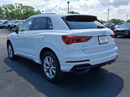 2022 Audi Q3 45 S line Premium