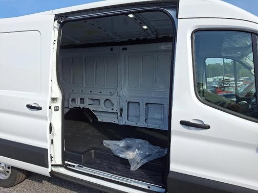 2025 Ford Transit-250 148 WB Medium Roof Cargo