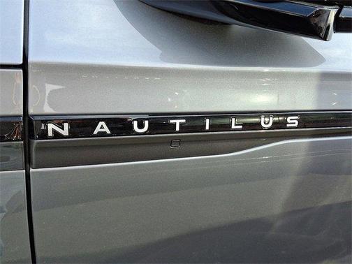 2025 Lincoln Nautilus Reserve