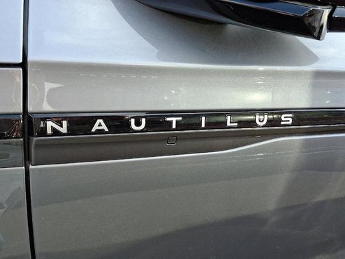 2025 Lincoln Nautilus Reserve