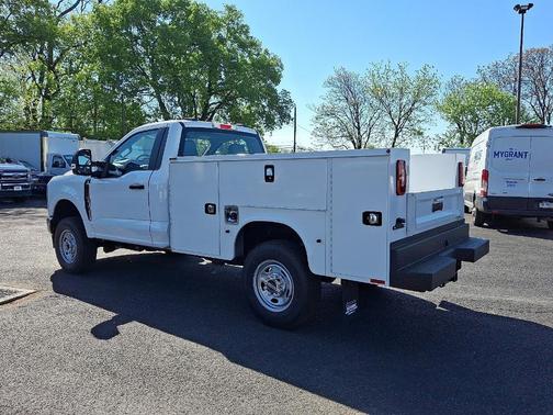 2025 Ford F-250 XL