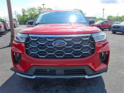 2025 Ford Explorer Platinum