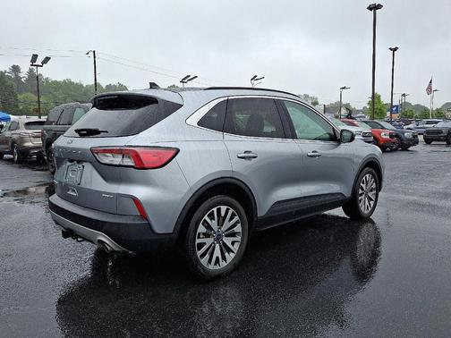 2022 Ford Escape Titanium