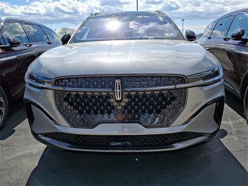 2025 Lincoln Nautilus Reserve