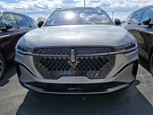 2025 Lincoln Nautilus Reserve