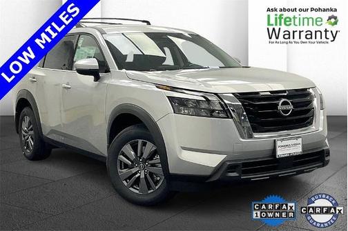 2025 Nissan Pathfinder SV