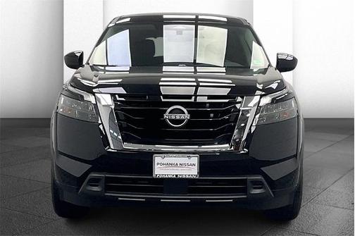 2025 Nissan Pathfinder S