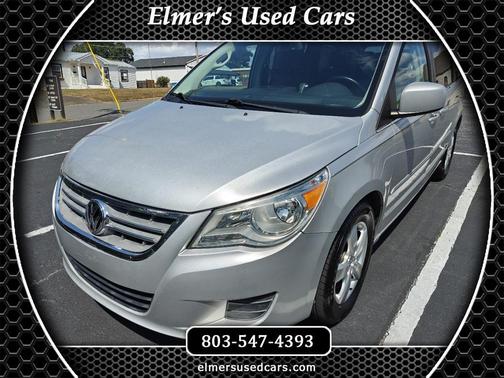 2011 Volkswagen Routan SE