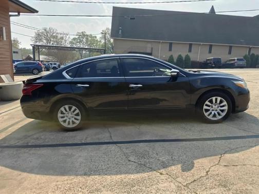 Super Black 2018 Nissan Altima 2.5 SV