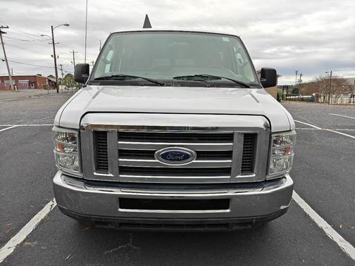 2013 Ford E350 Super Duty XLT