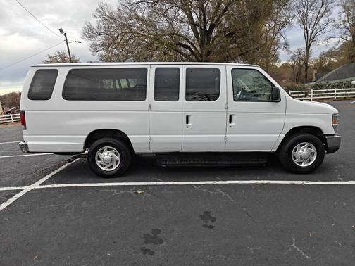 2013 Ford E350 Super Duty XLT