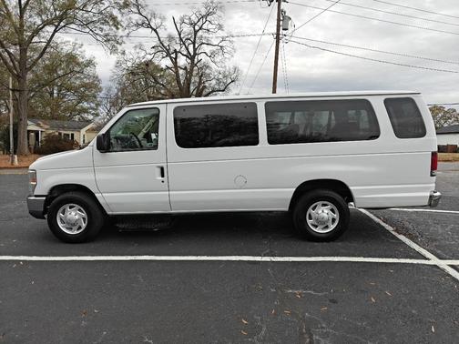 2013 Ford E350 Super Duty XLT