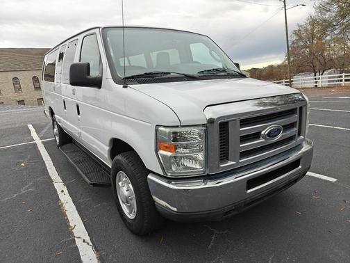 2013 Ford E350 Super Duty XLT