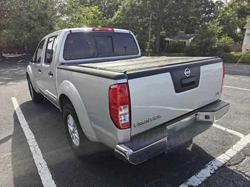 Gun Metallic 2016 Nissan Frontier SV