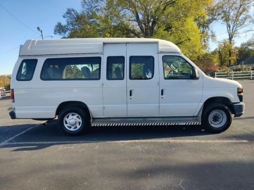 2013 Ford E350 Super Duty Recreational