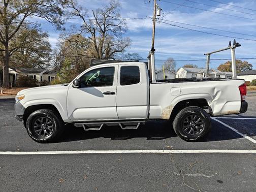 2016 Toyota Tacoma SR5